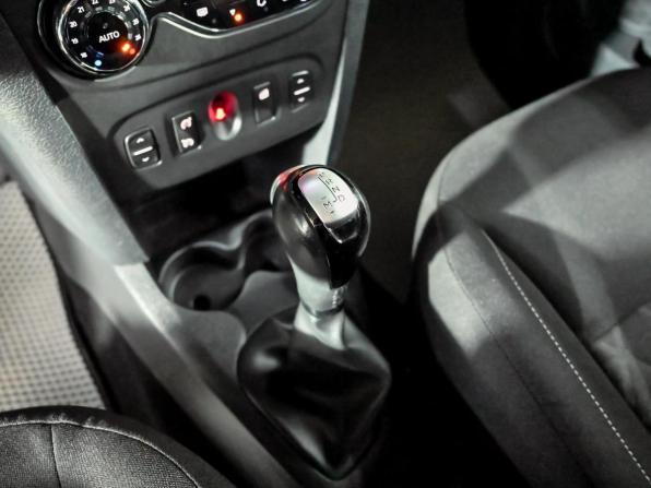 Renault Sandero II с пробегом 2016 года, цена 1 020 000 рублей, 129611 км, хэтчбек, Автокод Объявления