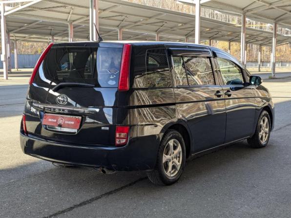 Toyota ISis I Рестайлинг с пробегом 2009 года, цена 1 099 900 рублей, 192000 км, минивэн, Автокод Объявления