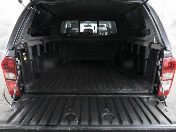 Isuzu D-Max II с пробегом 2016 года, цена 2 280 000 рублей, 107000 км, пикап, Автокод Объявления