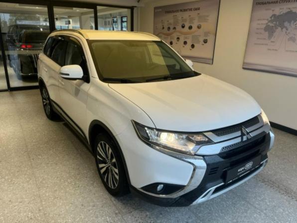 Mitsubishi Outlander III Рестайлинг 3 с пробегом 2020 года, цена 2 277 000 рублей, 123019 км, внедорожник, Автокод Объявления