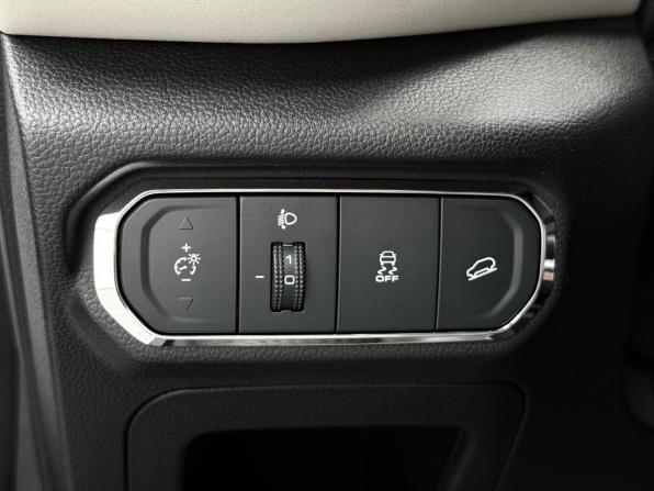 Haval Jolion I с пробегом 2023 года, цена 1 999 000 рублей, 48608 км, внедорожник, Автокод Объявления