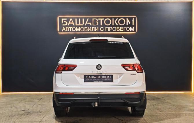 Volkswagen Tiguan II Рестайлинг с пробегом 2021 года, цена 2 929 000 рублей, 62042 км, внедорожник, Автокод Объявления