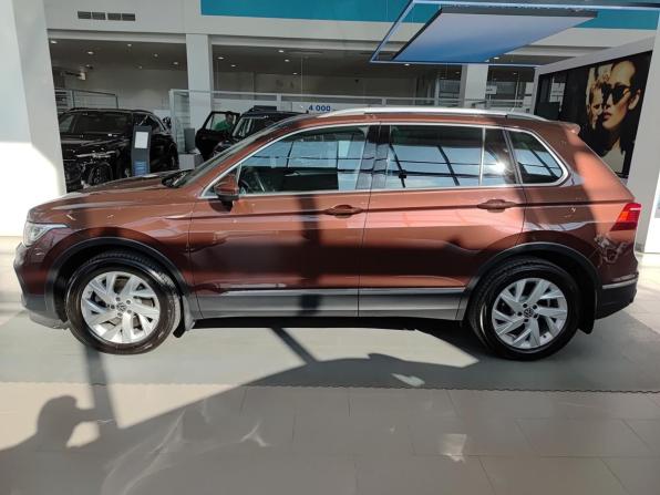 Volkswagen Tiguan II Рестайлинг с пробегом 2021 года, цена 3 260 000 рублей, 133637 км, внедорожник, Автокод Объявления