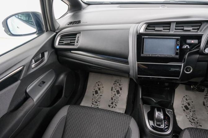 Honda Fit III Рестайлинг с пробегом 2017 года, цена 1 249 000 рублей, 76865 км, хэтчбек, Автокод Объявления
