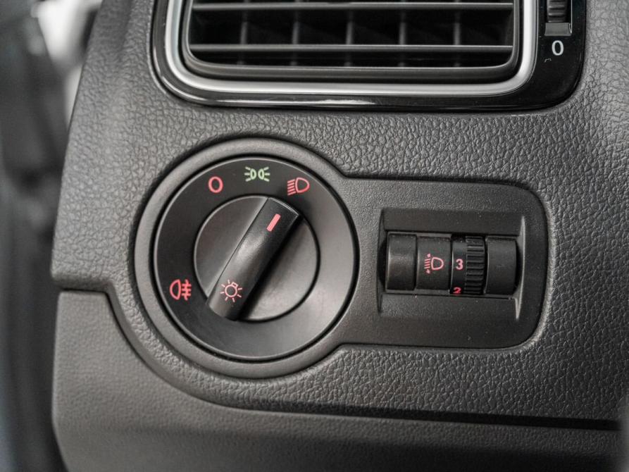 Volkswagen Polo V Рестайлинг Красноярск  - изображение 17