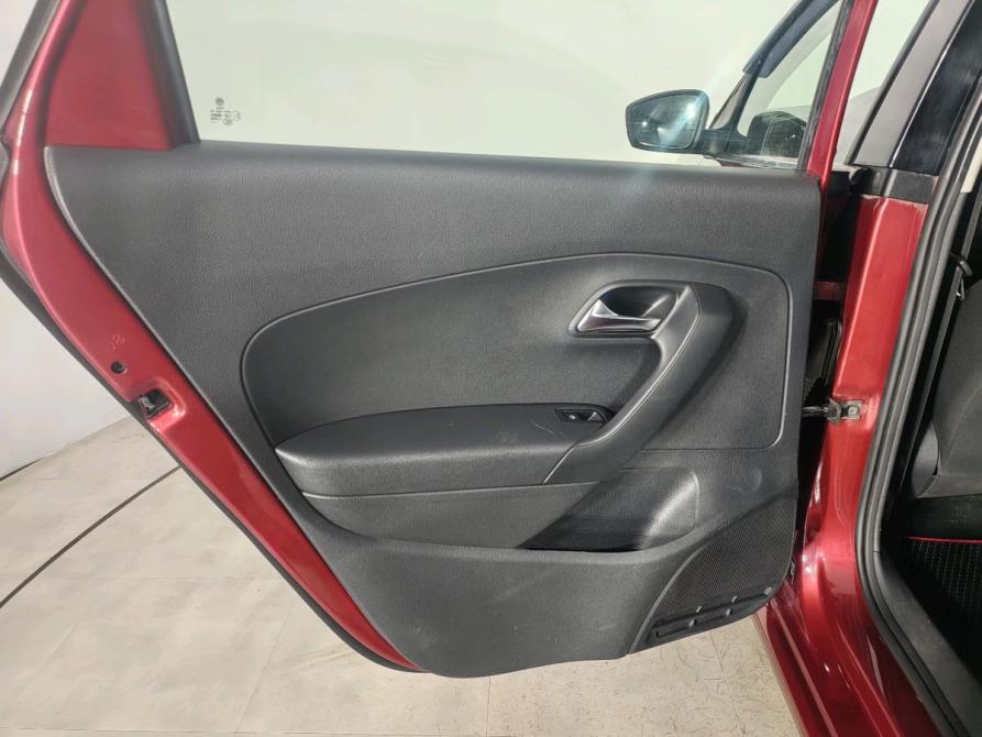 Volkswagen Polo V Санкт-Петербург  - изображение 18