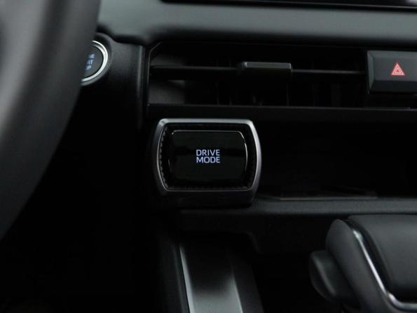 Toyota RAV4 VI (XA60) с пробегом 2026 года, цена 4 380 050 рублей, 8 км, внедорожник, Автокод Объявления