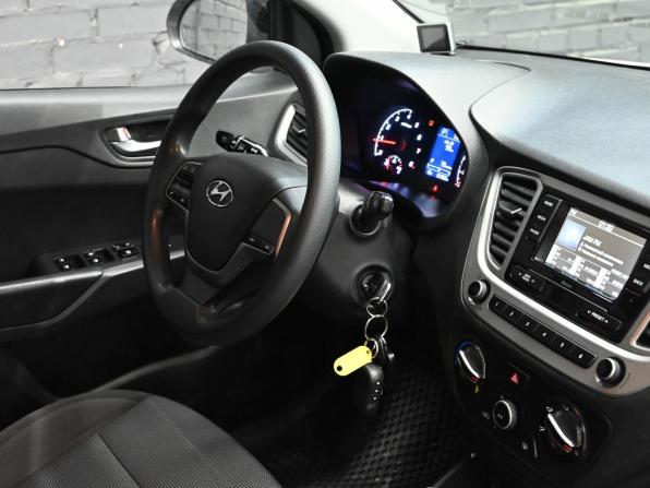 Hyundai Solaris II Рестайлинг с пробегом 2021 года, цена 1 490 000 рублей, 62595 км, седан, Автокод Объявления