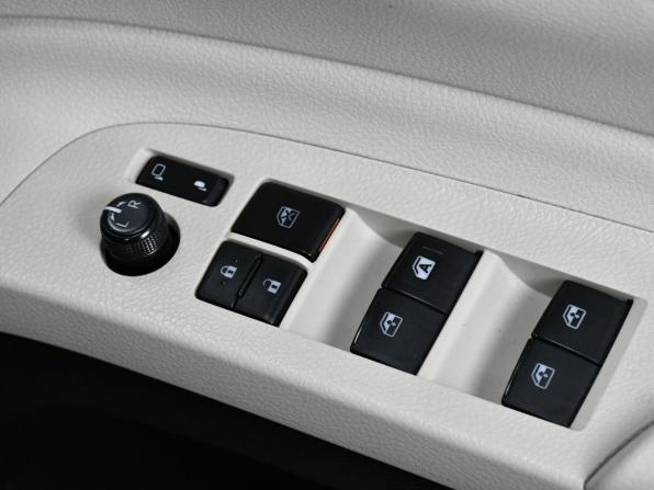 Toyota Sienta II с пробегом 2017 года, цена 1 255 000 рублей, 154715 км, компактвэн, Автокод Объявления