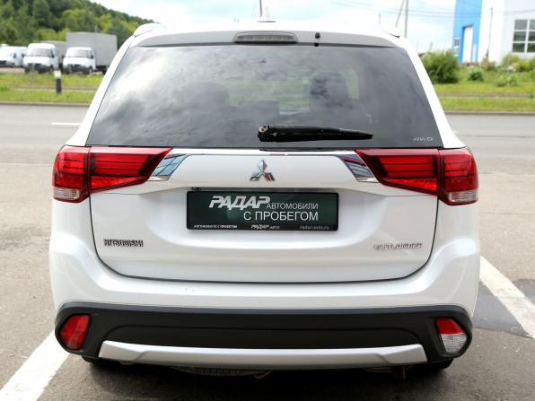 Mitsubishi Outlander III Рестайлинг 3 с пробегом 2018 года, цена 2 122 000 рублей, 113000 км, внедорожник, Автокод Объявления