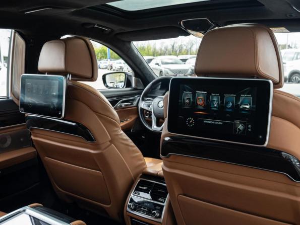 BMW 7 серии VI (G11/G12) с пробегом 2015 года, цена 3 860 000 рублей, 164054 км, седан, Автокод Объявления