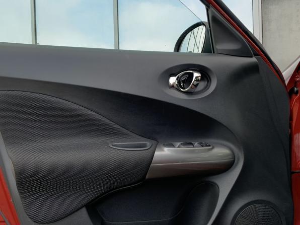 Nissan Juke I с пробегом 2012 года, цена 899 000 рублей, 122272 км, внедорожник, Автокод Объявления