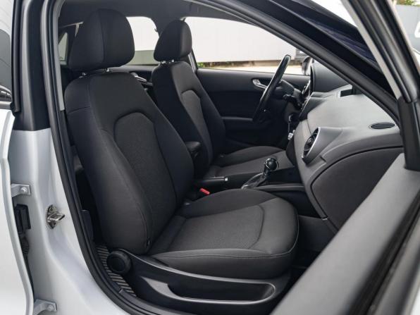 Audi A1 I (8X) Рестайлинг с пробегом 2015 года, цена 1 540 000 рублей, 66722 км, хэтчбек, Автокод Объявления