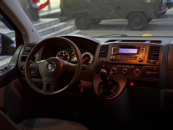 Volkswagen Caravelle T5 Рестайлинг с пробегом 2012 года, цена 1 979 000 рублей, 145057 км, минивэн, Автокод Объявления