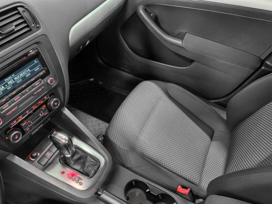 Volkswagen Jetta VI Новосибирск  - изображение 12