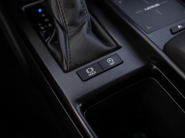 Lexus ES VII Рестайлинг с пробегом 2021 года, цена 4 449 000 рублей, 83201 км, седан, Автокод Объявления