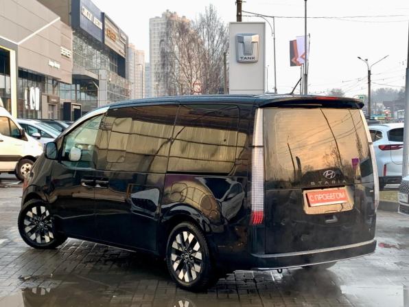 Hyundai Staria I с пробегом 2021 года, цена 4 949 000 рублей, 65706 км, минивэн, Автокод Объявления