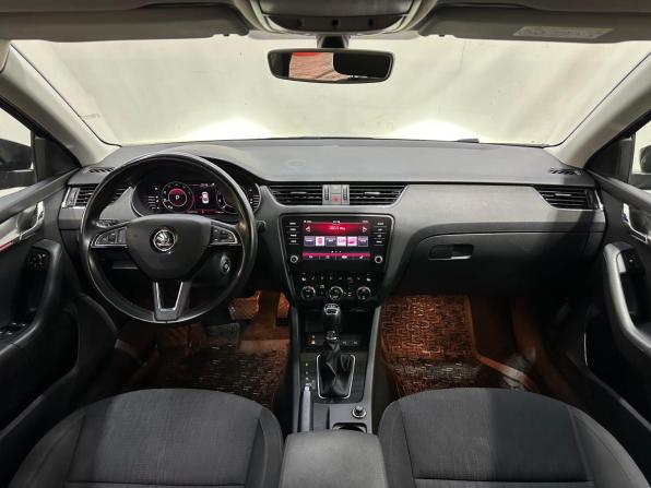 Skoda Octavia III (A7) Рестайлинг с пробегом 2019 года, цена 2 020 000 рублей, 117000 км, лифтбек, Автокод Объявления