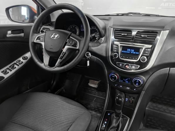 Hyundai Solaris I Рестайлинг с пробегом 2015 года, цена 1 050 000 рублей, 178171 км, седан, Автокод Объявления
