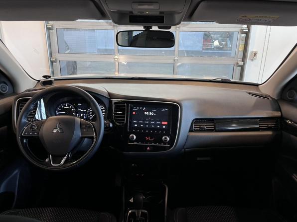 Mitsubishi Outlander III Рестайлинг 3 с пробегом 2022 года, цена 2 990 000 рублей, 46782 км, внедорожник, Автокод Объявления