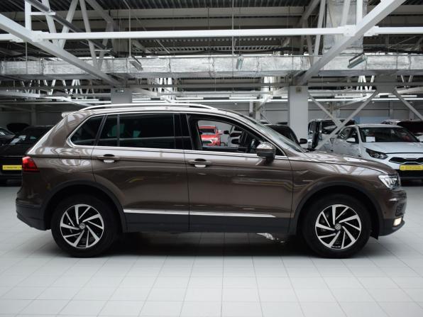 Volkswagen Tiguan II с пробегом 2018 года, цена 2 213 000 рублей, 177703 км, внедорожник, Автокод Объявления