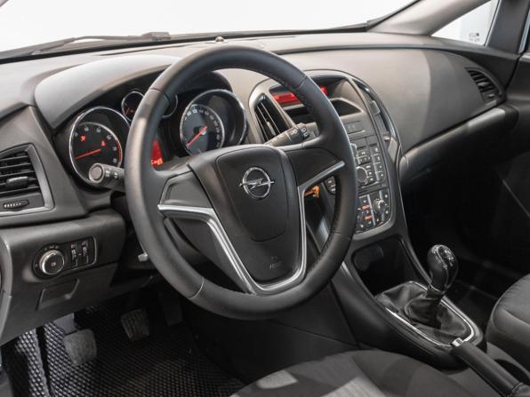 Opel Astra J Рестайлинг с пробегом 2014 года, цена 705 800 рублей, 187495 км, хэтчбек, Автокод Объявления