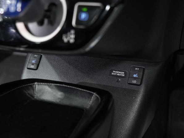 Toyota Prius IV (XW50) с пробегом 2017 года, цена 1 840 000 рублей, 140000 км, лифтбек, Автокод Объявления