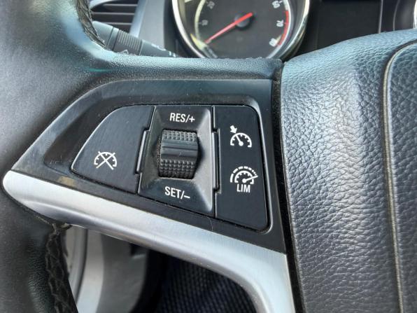 Opel Astra J Рестайлинг с пробегом 2013 года, цена 700 000 рублей, 212390 км, хэтчбек, Автокод Объявления
