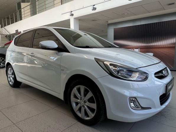 Hyundai Solaris I с пробегом 2012 года, цена 849 000 рублей, 180008 км, хэтчбек, Автокод Объявления