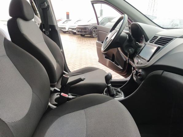 Hyundai Solaris I с пробегом 2012 года, цена 730 000 рублей, 145600 км, седан, Автокод Объявления