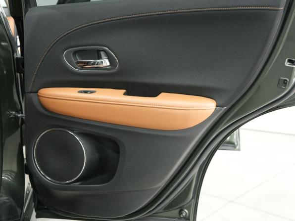 Honda Vezel I с пробегом 2014 года, цена 1 640 000 рублей, 117000 км, внедорожник, Автокод Объявления