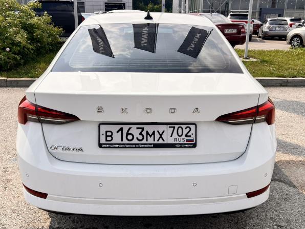 Skoda Octavia IV (A8) с пробегом 2021 года, цена 2 380 000 рублей, 54300 км, лифтбек, Автокод Объявления