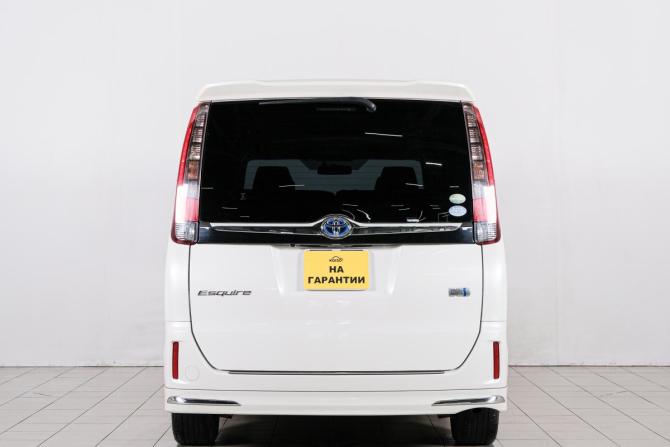 Toyota Esquire I с пробегом 2014 года, цена 1 849 000 рублей, 222000 км, минивэн, Автокод Объявления