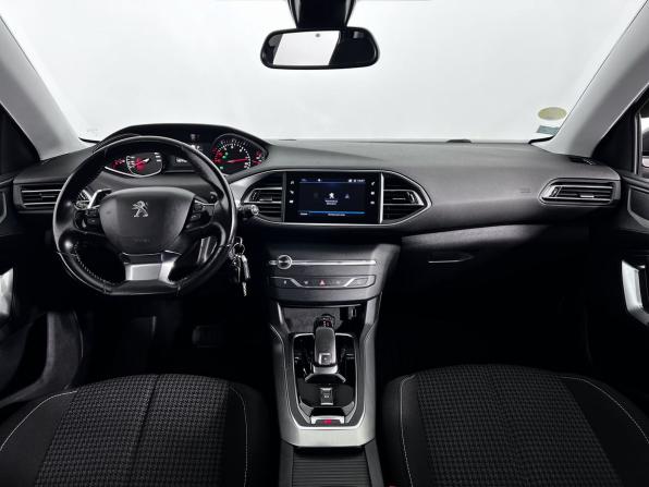 Peugeot 308 II Рестайлинг с пробегом 2020 года, цена 1 389 000 рублей, 143000 км, универсал, Автокод Объявления