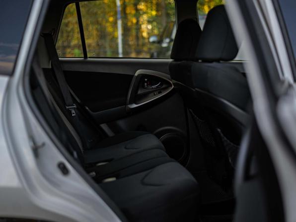 Toyota RAV4 III (XA30) Рестайлинг с пробегом 2011 года, цена 977 000 рублей, 327082 км, внедорожник, Автокод Объявления