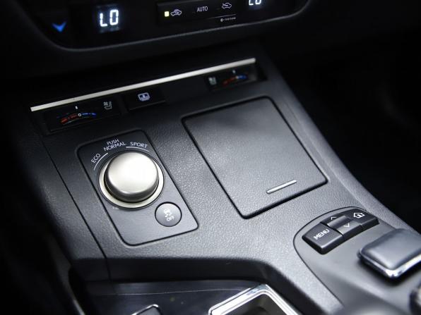 Lexus ES VI с пробегом 2012 года, цена 2 270 000 рублей, 220000 км, седан, Автокод Объявления