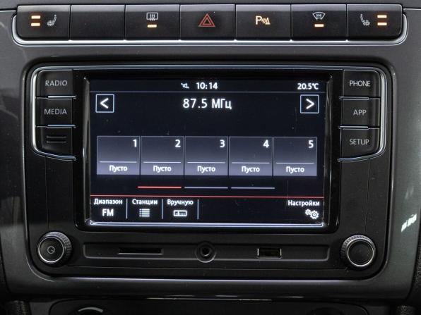 Volkswagen Polo V Рестайлинг с пробегом 2018 года, цена 1 090 000 рублей, 128131 км, седан, Автокод Объявления