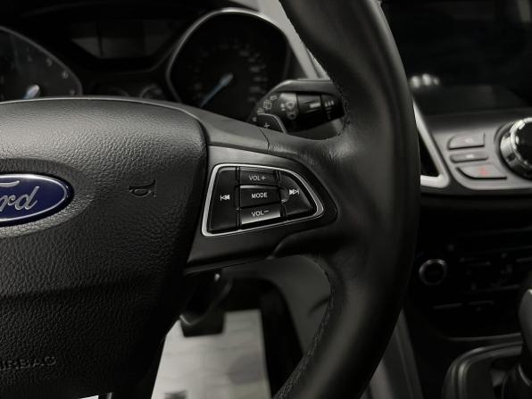 Ford Kuga II Рестайлинг с пробегом 2017 года, цена 1 520 000 рублей, 162575 км, внедорожник, Автокод Объявления
