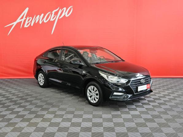 Hyundai Solaris II с пробегом 2017 года, цена 1 050 000 рублей, 131298 км, седан, Автокод Объявления