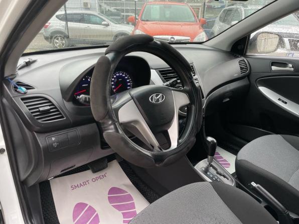 Hyundai Solaris I с пробегом 2014 года, цена 690 000 рублей, 196000 км, хэтчбек, Автокод Объявления