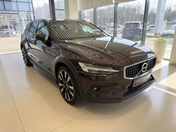 Volvo V60 Cross Country II с пробегом 2021 года, цена 3 990 000 рублей, 115000 км, универсал, Автокод Объявления