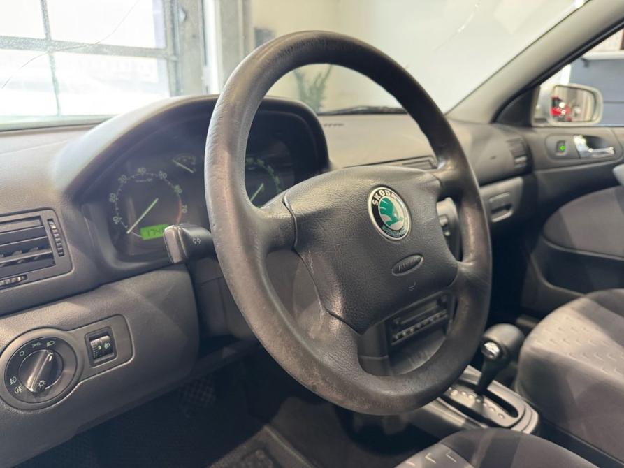 Skoda Octavia I (A4) Рестайлинг Москва  - изображение 13
