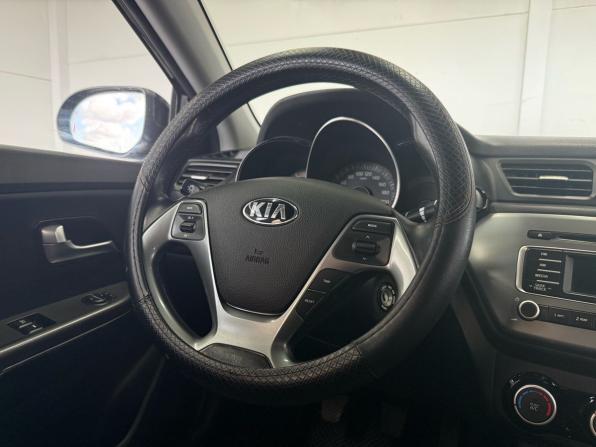 Kia Rio III Рестайлинг с пробегом 2016 года, цена 949 000 рублей, 123476 км, седан, Автокод Объявления