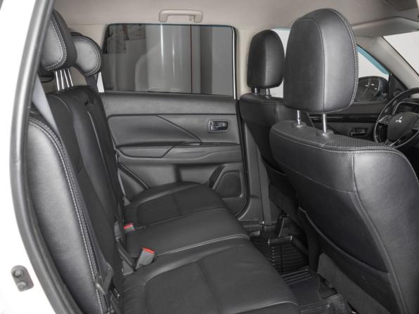 Mitsubishi Outlander III Рестайлинг 2 с пробегом 2018 года, цена 1 819 658 рублей, 160900 км, внедорожник, Автокод Объявления