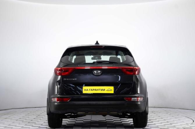 Kia Sportage IV Рестайлинг с пробегом 2018 года, цена 1 699 000 рублей, 215000 км, внедорожник, Автокод Объявления