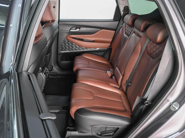 Hyundai Santa Fe IV Рестайлинг с пробегом 2021 года, цена 3 549 000 рублей, 124060 км, внедорожник, Автокод Объявления