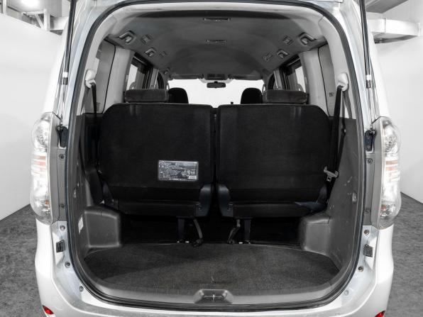 Toyota Voxy II (R70) с пробегом 2008 года, цена 1 275 000 рублей, 187315 км, минивэн, Автокод Объявления