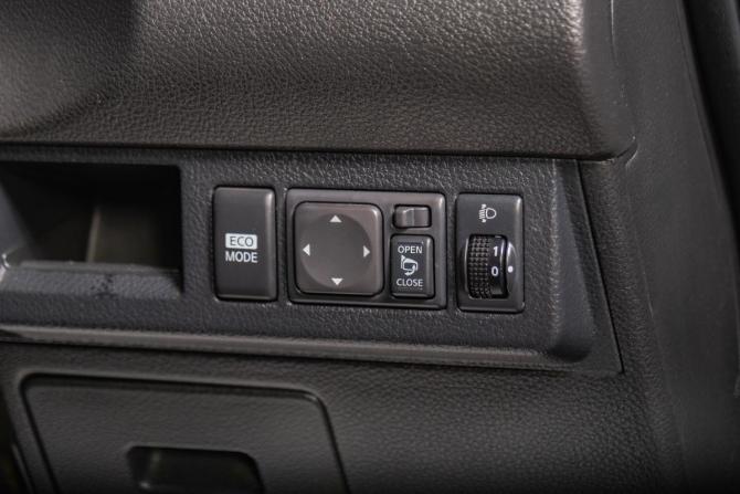 Nissan Tiida I Рестайлинг с пробегом 2012 года, цена 829 000 рублей, 260000 км, хэтчбек, Автокод Объявления
