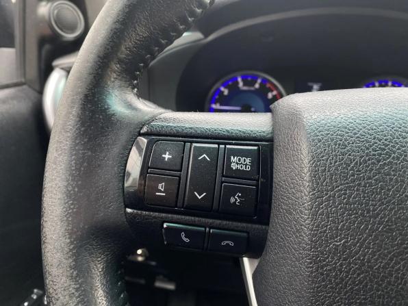 Toyota Hilux VIII с пробегом 2017 года, цена 2 839 000 рублей, 330385 км, offers.body_type.unknown, Автокод Объявления