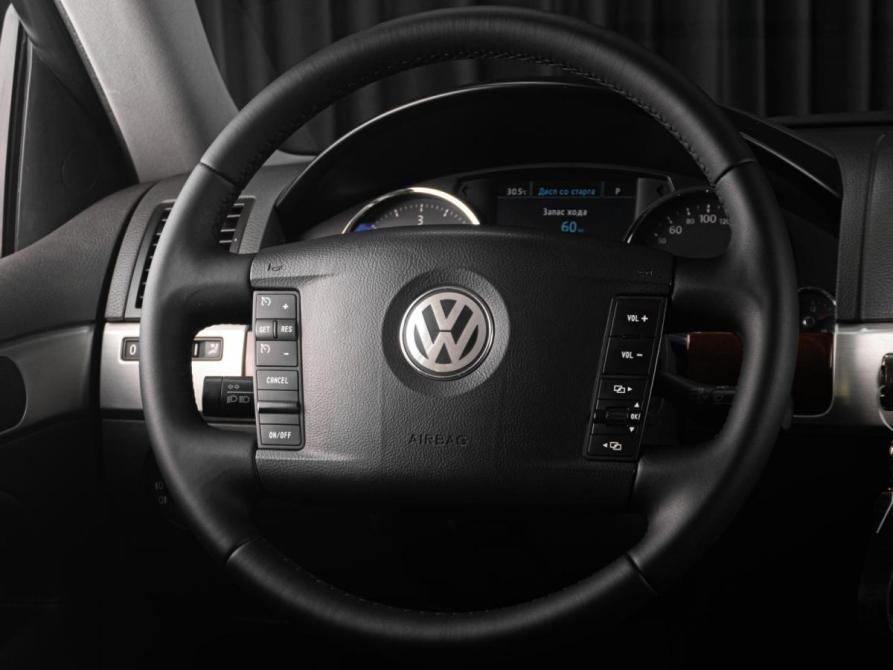 Volkswagen Touareg I Рестайлинг Тюмень  - изображение 17